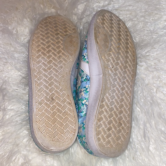 Converse Shoes - Picture 6 of 7